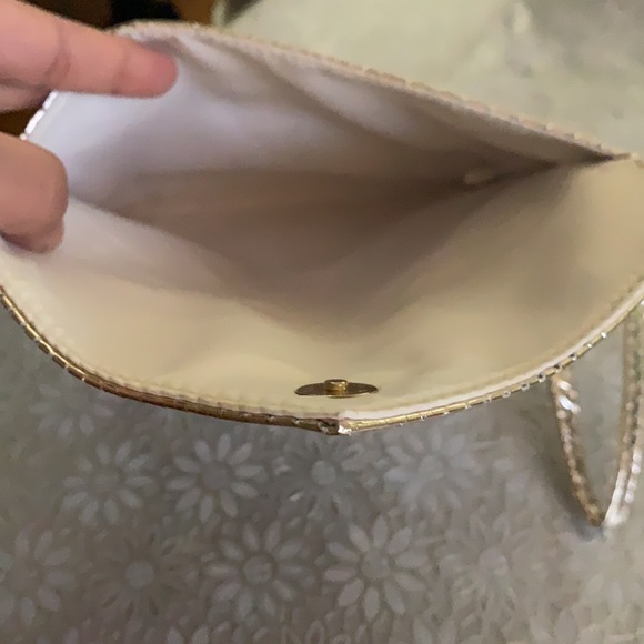 Golden Bag - Picture 3 of 3